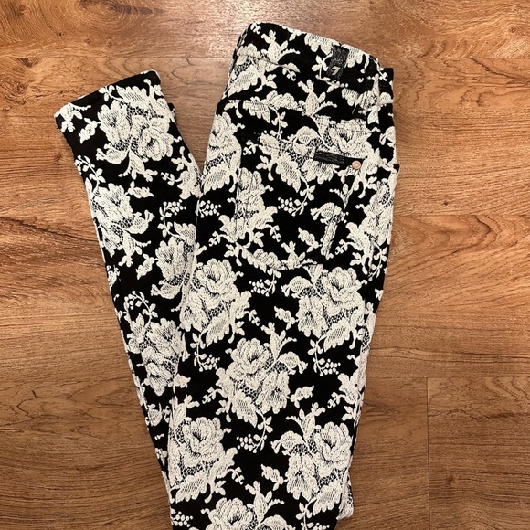 7 for all mankind rose embroidered jeans - Picture 9 of 9